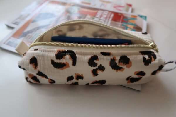 Trousse à crayons motif léopard